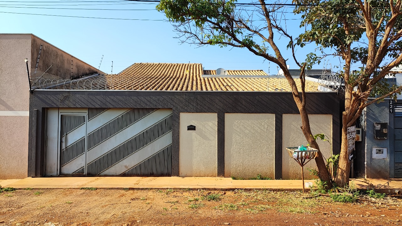 Casa com 3 Quartos à Venda, 200 m²em Parque Residencial dos Girassóis - Campo Grande