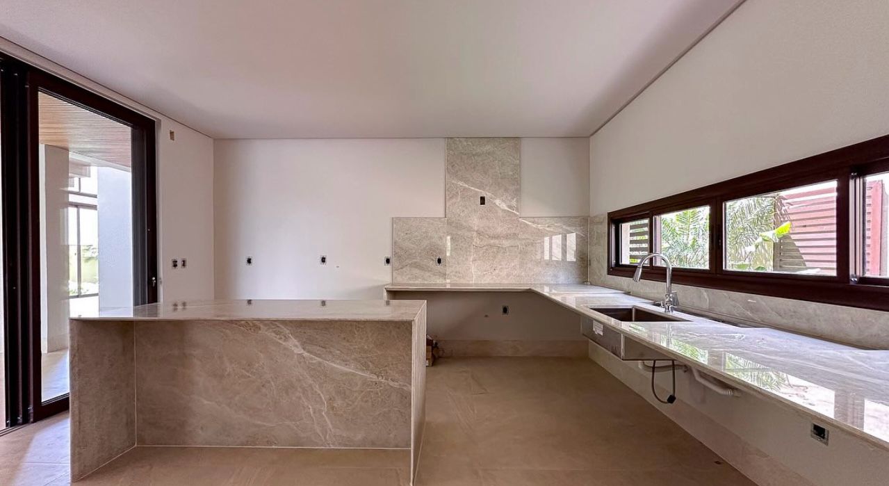 Imagem Sobrado com 5 Quartos à Venda, 660 m²em Residencial Alphaville Flamboyant - Goiânia Imagem Sobrado com 5 Quartos à Venda, 660 m²em Residencial Alphaville Flamboyant - Goiânia