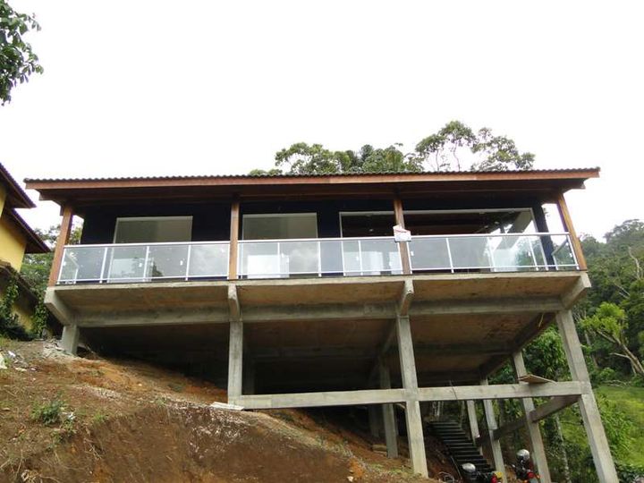 Imagem Casa com 3 Quartos à Venda, 350 m² em Várzea - Teresópolis