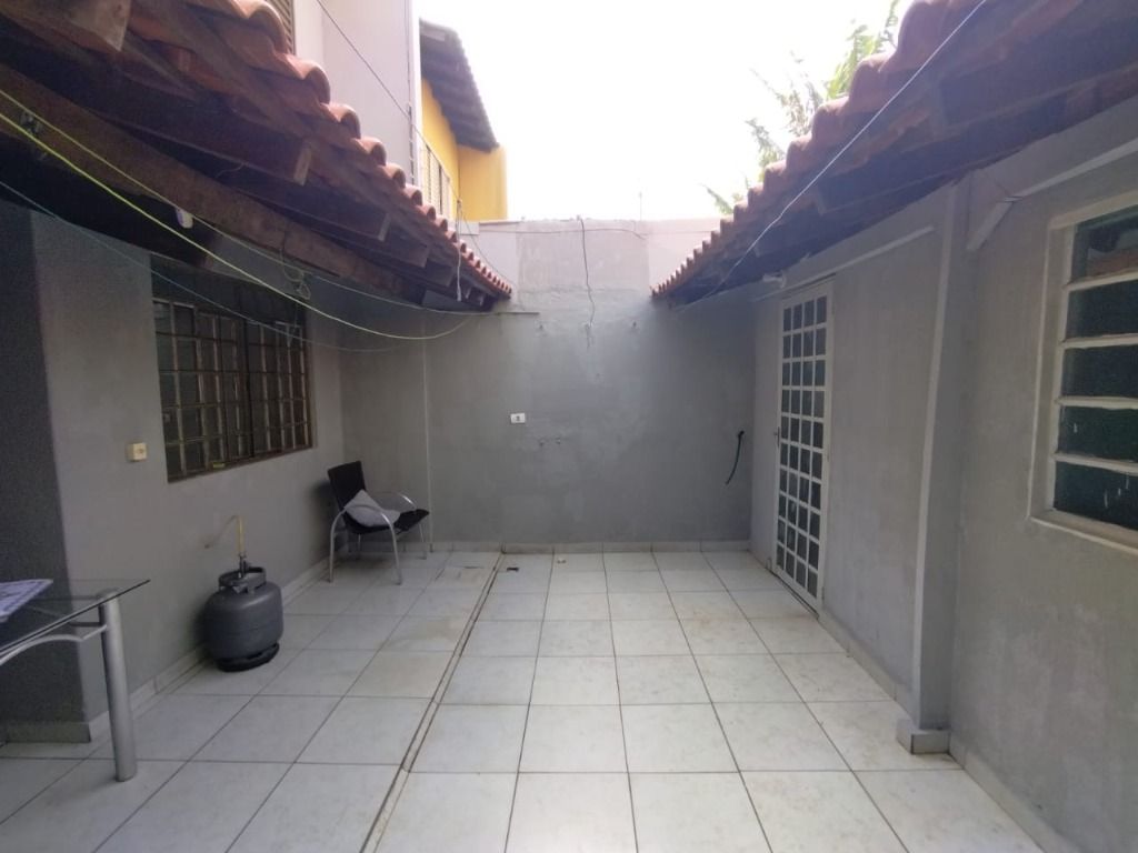 Imagem Sobrado com 3 Quartos à Venda, 126 m² em Centro - Londrina Imagem Sobrado com 3 Quartos à Venda, 126 m² em Centro - Londrina