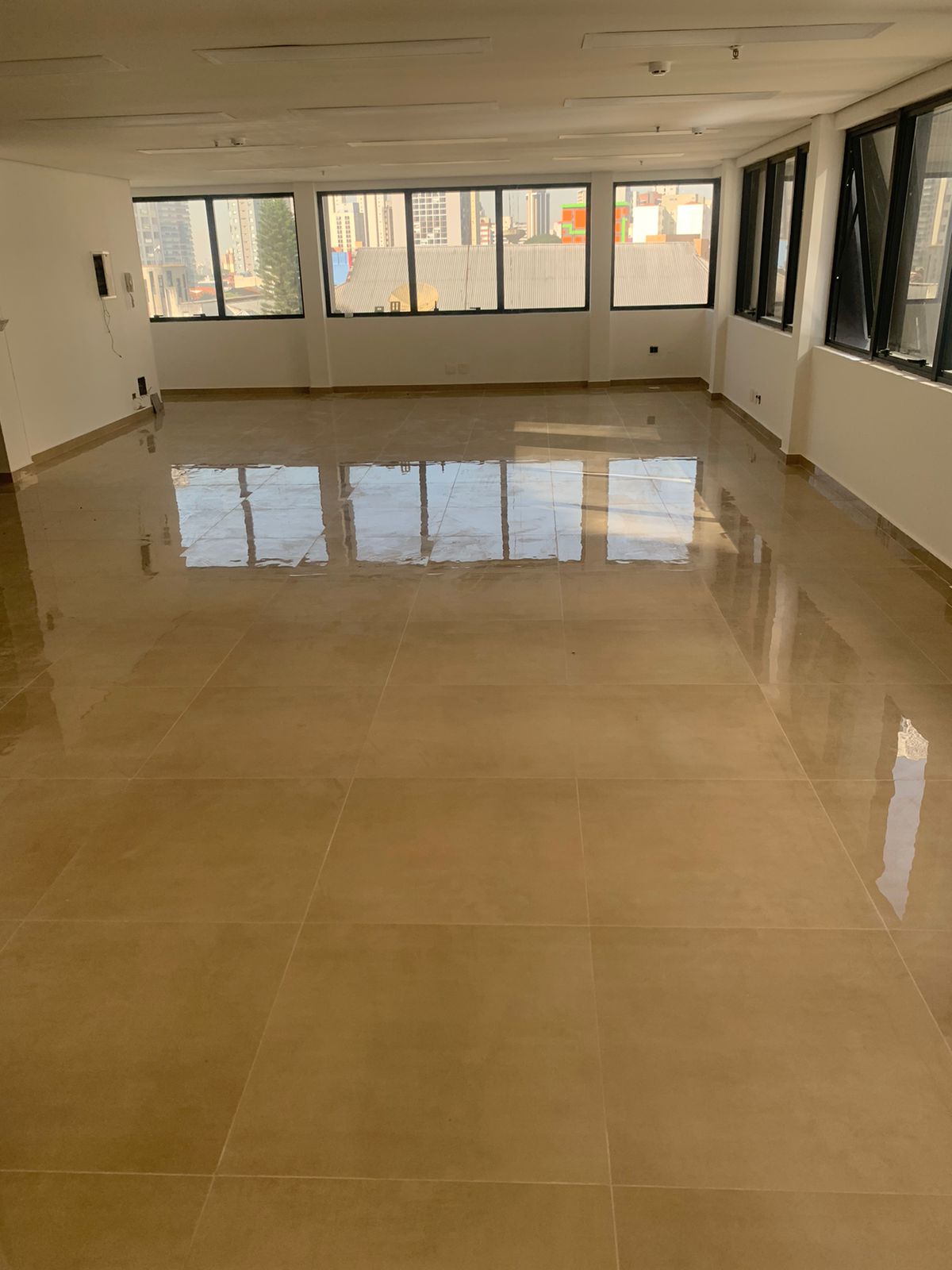 Imagem Sala Comercial para Alugar, 103 m²em Vila Mariana - São Paulo Imagem Sala Comercial para Alugar, 103 m²em Vila Mariana - São Paulo