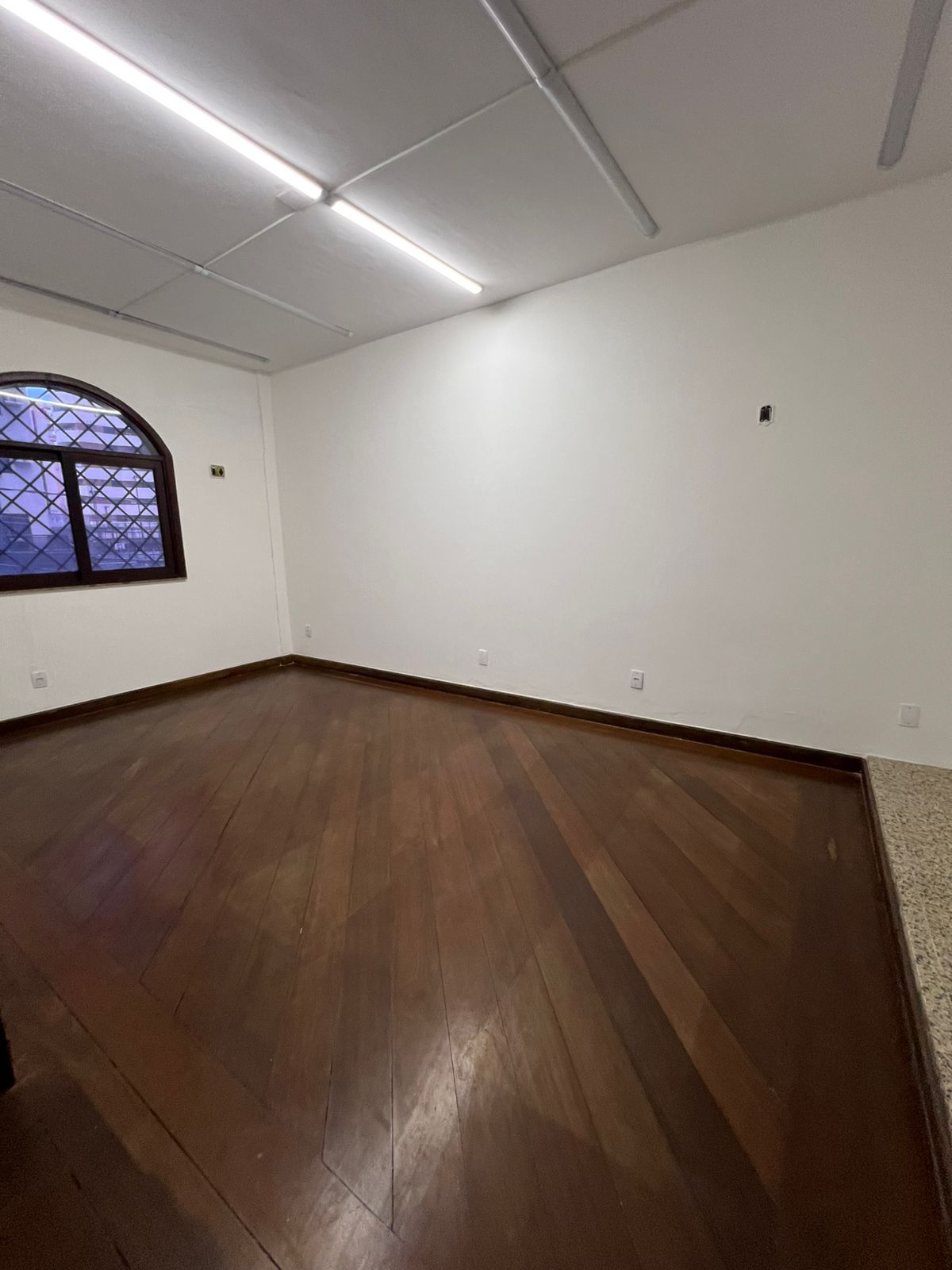Imagem Casa com 4 Quartos para Alugar, 1 m² em Umarizal - Belém Imagem Casa com 4 Quartos para Alugar, 1 m² em Umarizal - Belém