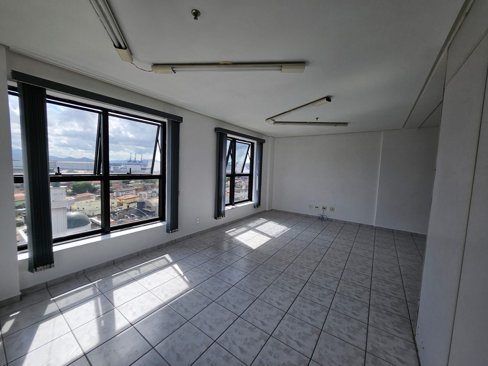 Sala Comercial à Venda, 80 m² em  - 