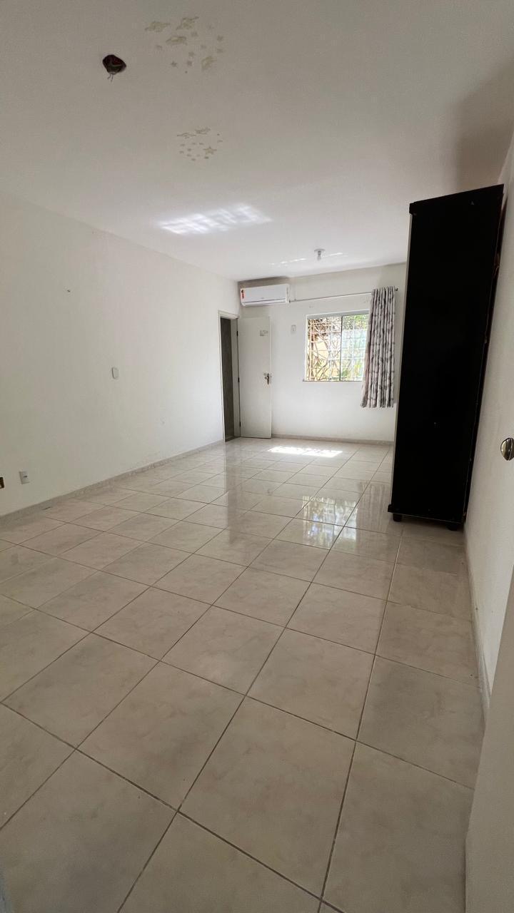 Imagem Casa com 3 Quartos para Alugar, 200 m²em Buraquinho - Lauro de Freitas Imagem Casa com 3 Quartos para Alugar, 200 m²em Buraquinho - Lauro de Freitas