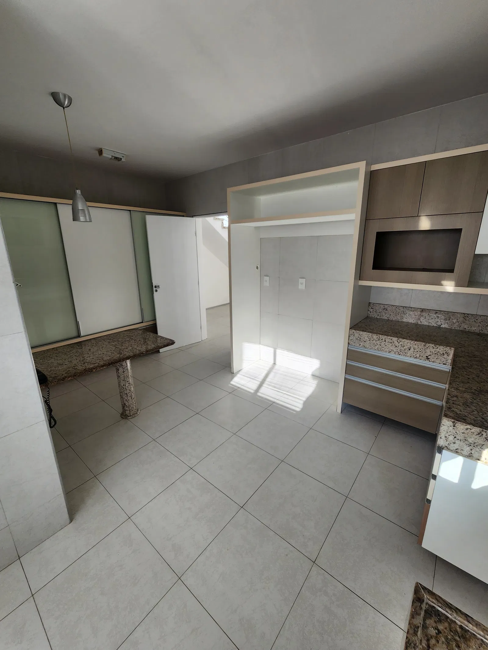 Imagem Casa de Condomínio com 3 Quartos à Venda, 277 m²em SAPIRANGA - FORTALEZA Imagem Casa de Condomínio com 3 Quartos à Venda, 277 m²em SAPIRANGA - FORTALEZA