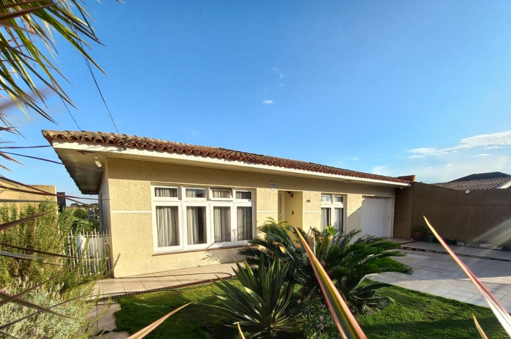 Imagem Casa com 3 Quartos à Venda, 265 m²em Oficinas - Ponta Grossa Imagem Casa com 3 Quartos à Venda, 265 m²em Oficinas - Ponta Grossa
