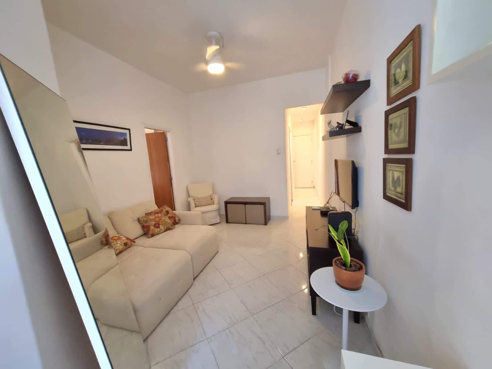 Imagem Apartamento com 2 Quartos à Venda, 65 m²em Leblon - Rio de Janeiro Imagem Apartamento com 2 Quartos à Venda, 65 m²em Leblon - Rio de Janeiro