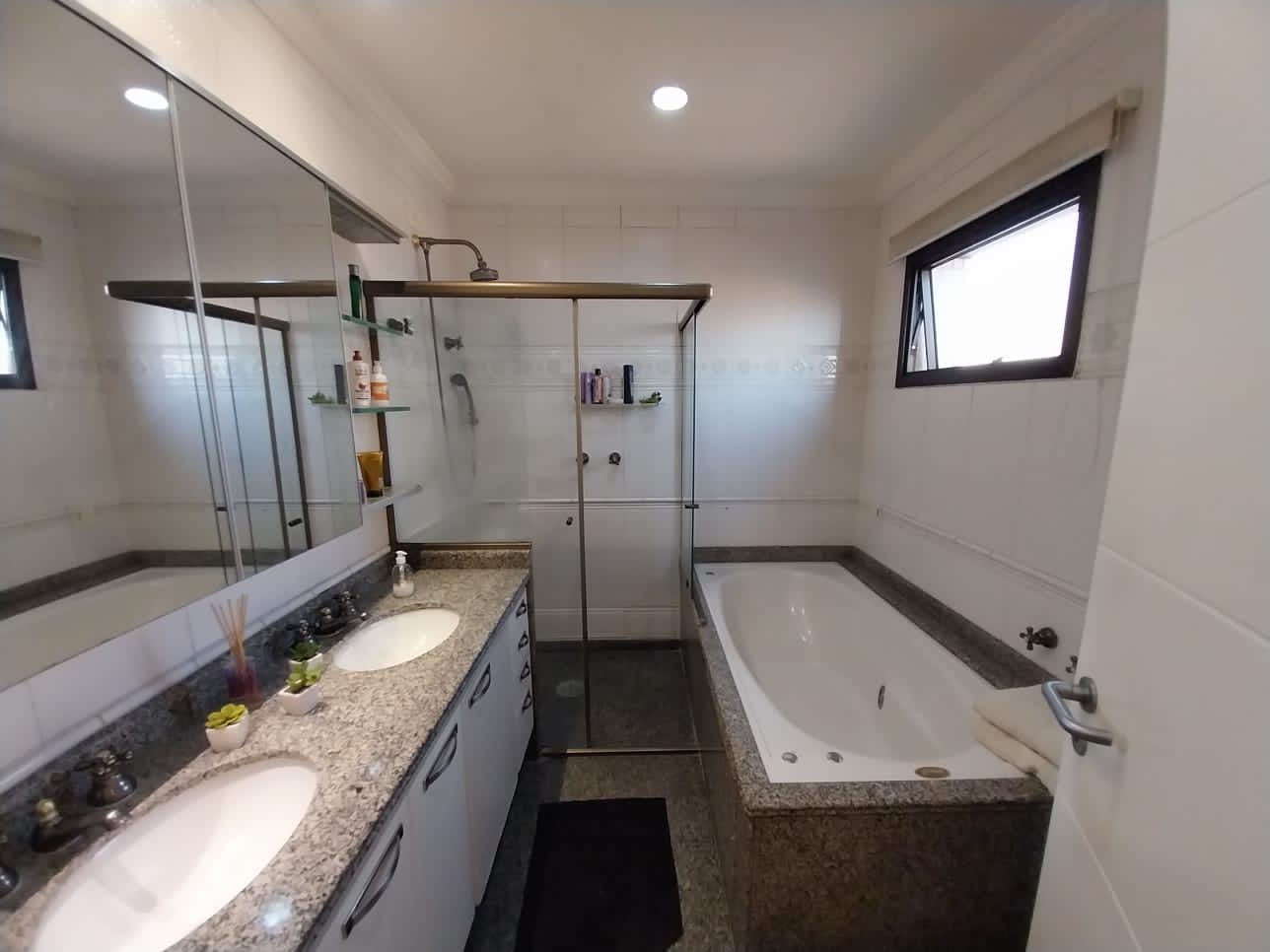 Imagem Apartamento com 4 Quartos à Venda, 200 m²em Água Fria - São Paulo