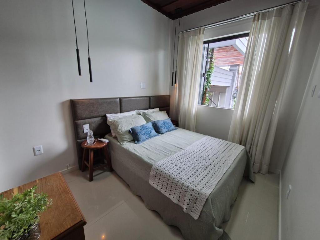 Imagem Casa de Condomínio com 6 Quartos para Temporada, 600 m² em Curió-Utinga - Belém Imagem Casa de Condomínio com 6 Quartos para Temporada, 600 m² em Curió-Utinga - Belém