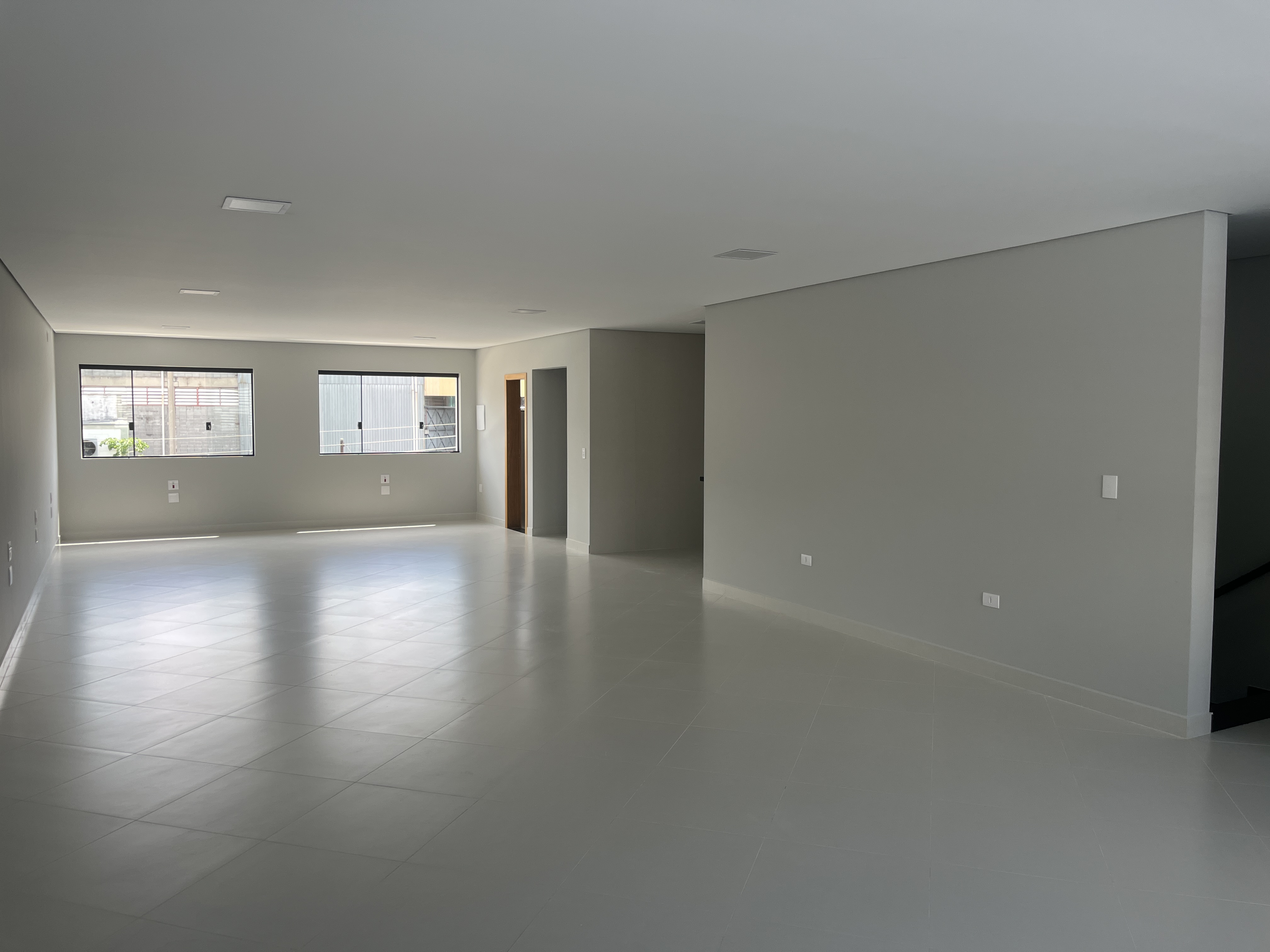 Imagem Galpão para Alugar, 325 m² em Vila Anastácio - São Paulo