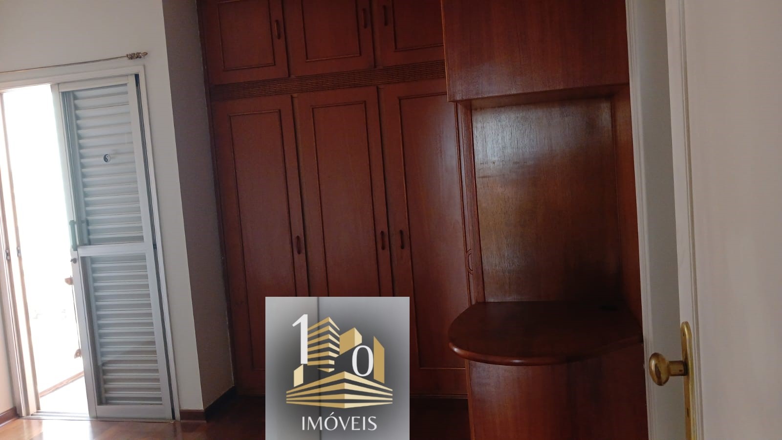 Imagem Apartamento com 4 Quartos à Venda, 186 m²em Centro - Limeira