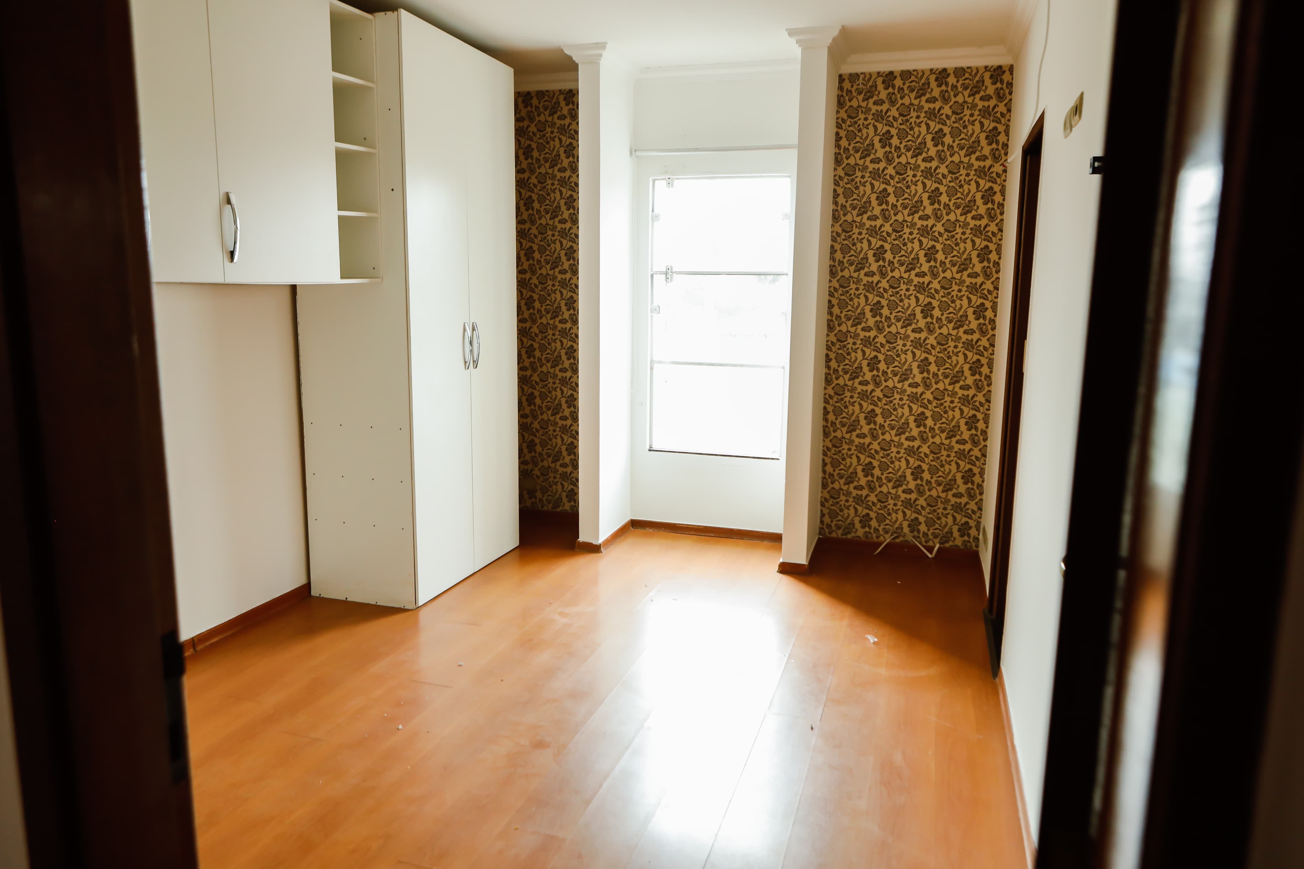Imagem Sobrado com 3 Quartos à Venda ou Temporada, 160 m²em Jardim Guararapes - Londrina