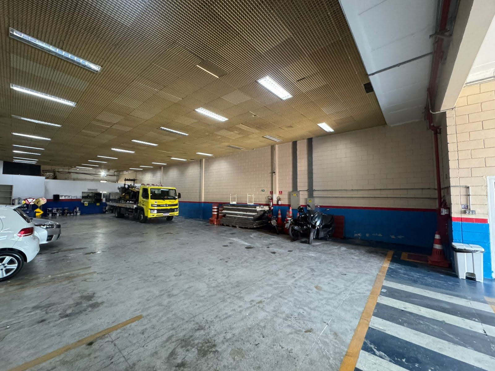 Imagem Galpão para Alugar, 980 m² em Jardim do Luar (Fazendinha) - Santana de Parnaíba Imagem Galpão para Alugar, 980 m² em Jardim do Luar (Fazendinha) - Santana de Parnaíba