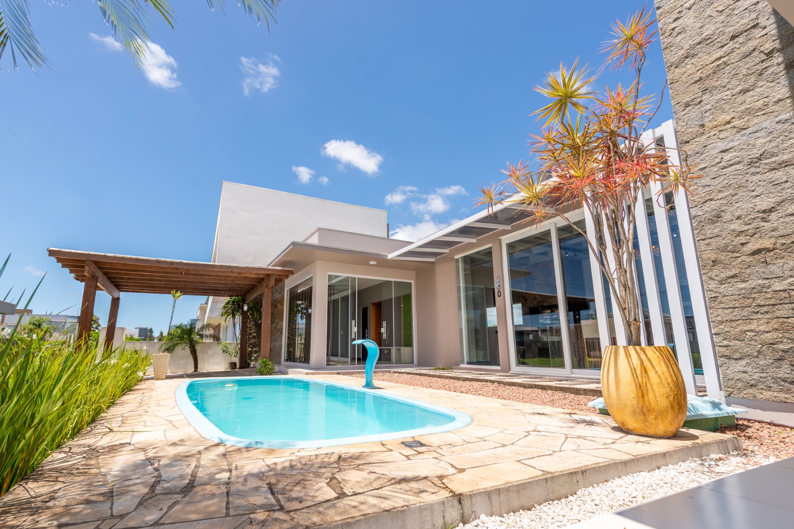 Imagem Casa de Condomínio com 4 Quartos à Venda, 214 m²em centro - Tramandaí Imagem Casa de Condomínio com 4 Quartos à Venda, 214 m²em centro - Tramandaí