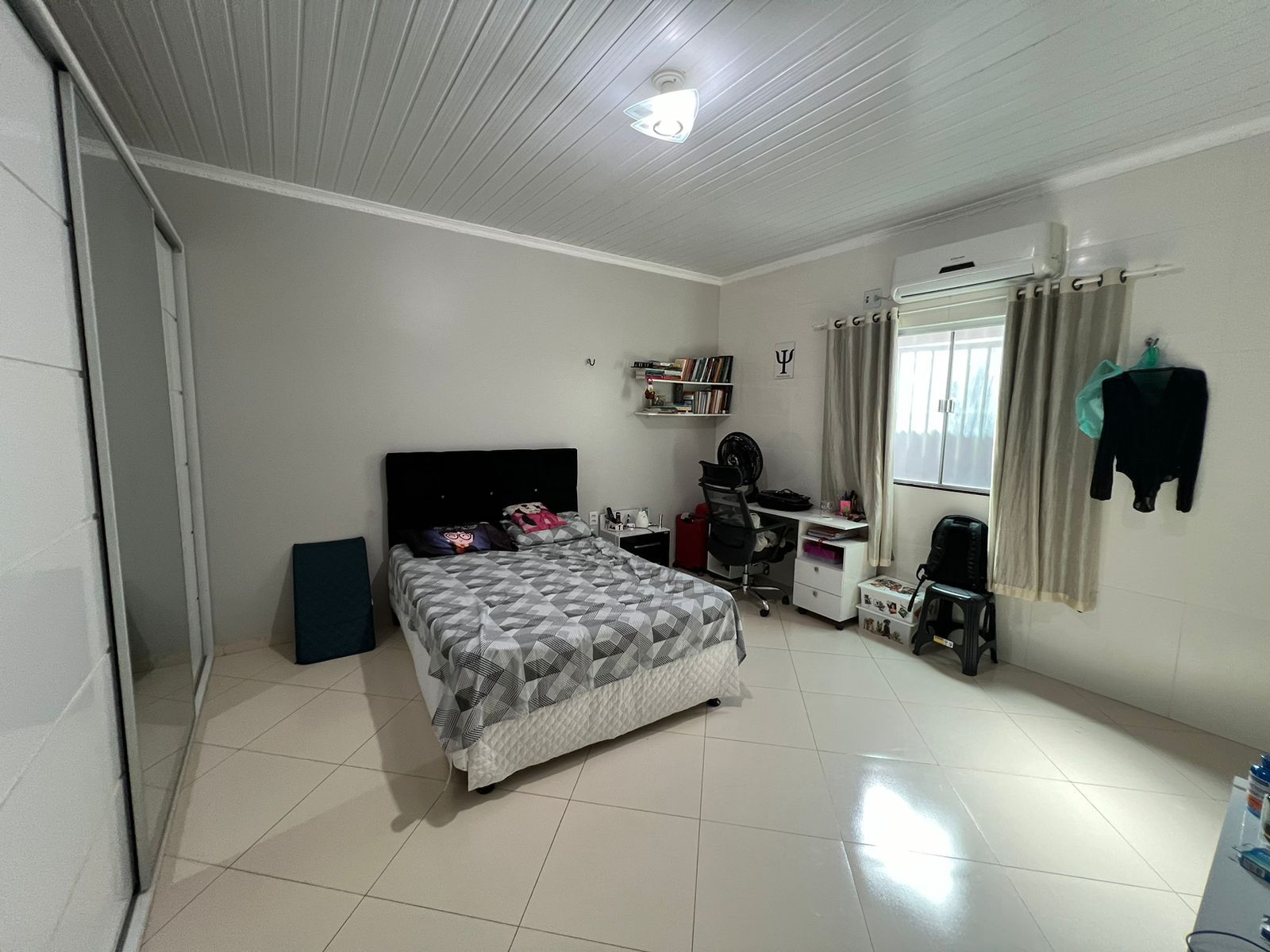 Imagem Casa com 5 Quartos à Venda, 300 m²em Marco - Belém Imagem Casa com 5 Quartos à Venda, 300 m²em Marco - Belém