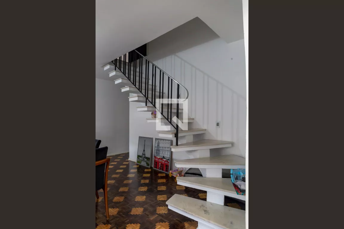 Imagem Casa com 4 Quartos à Venda, 257 m²em Vila Gumercindo - São Paulo Imagem Casa com 4 Quartos à Venda, 257 m²em Vila Gumercindo - São Paulo