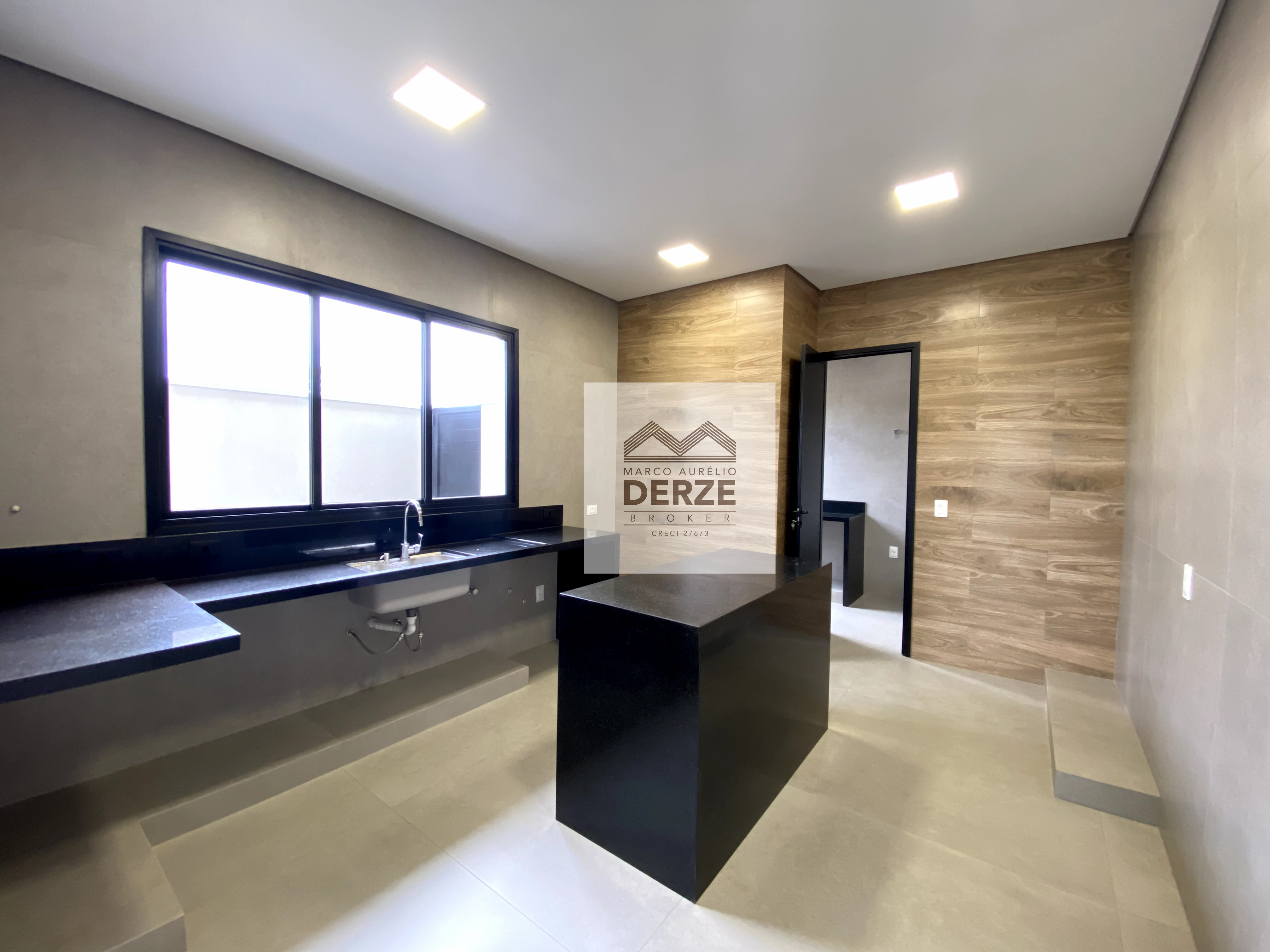 Imagem Casa com 3 Quartos à Venda, 240 m²em Jardim Inconfidência - Uberlândia Imagem Casa com 3 Quartos à Venda, 240 m²em Jardim Inconfidência - Uberlândia