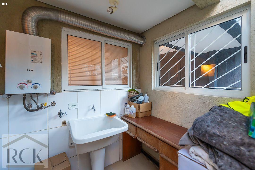 Imagem Sobrado com 3 Quartos à Venda, 162 m²em Uberaba - Curitiba Imagem Sobrado com 3 Quartos à Venda, 162 m²em Uberaba - Curitiba