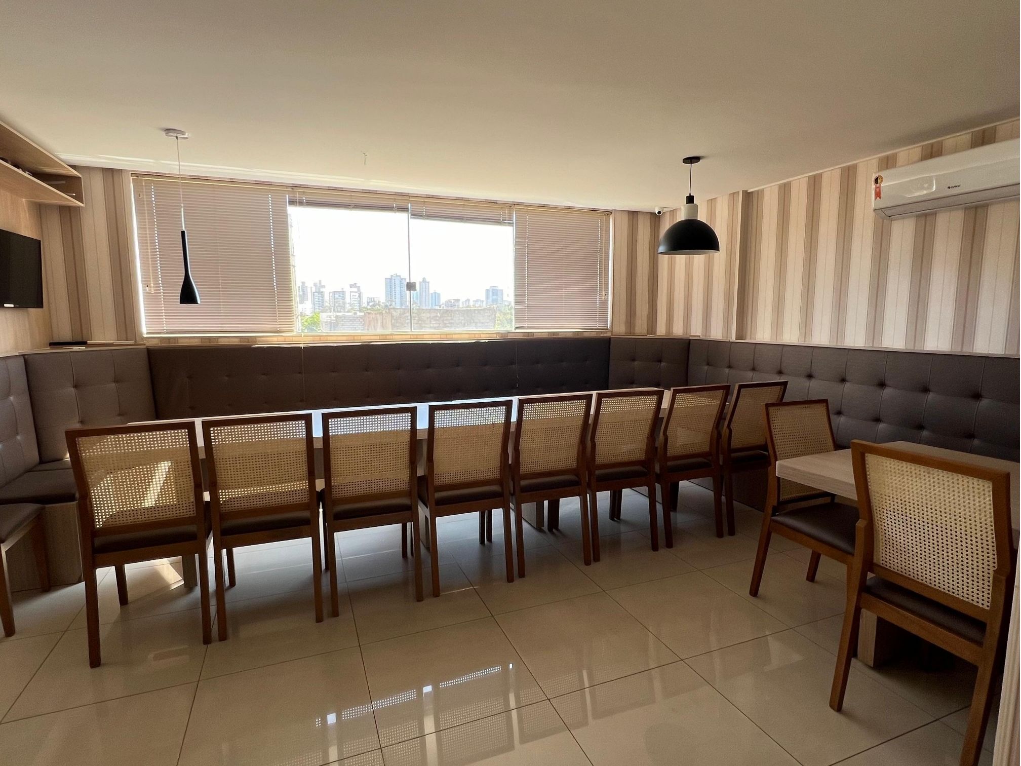 Imagem Apartamento com 2 Quartos à Venda, 55 m²em Vila Rosa - Goiânia