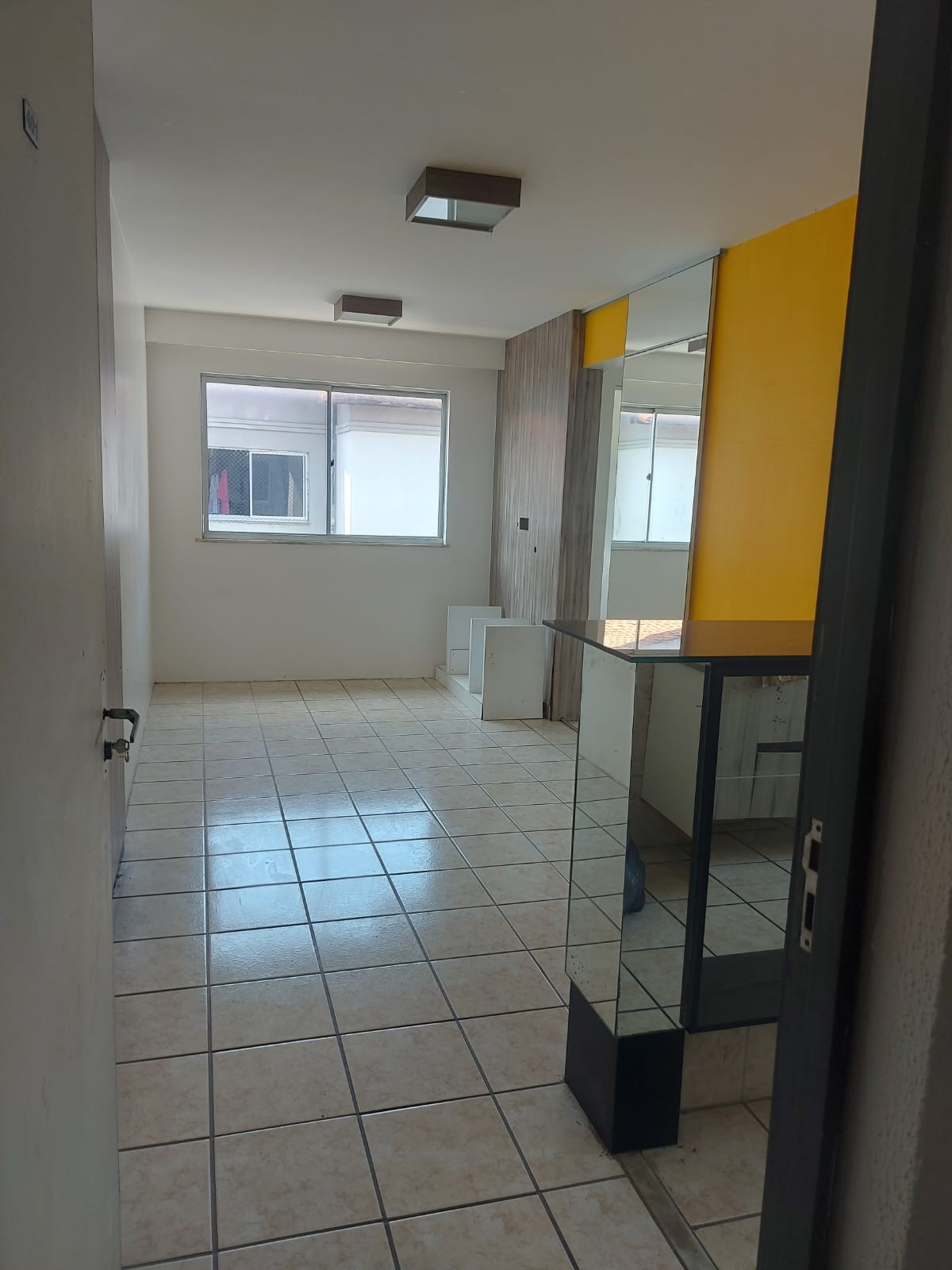 Apartamento com 2 Quartos para Alugar, 44 m² em Itaperi - Fortaleza