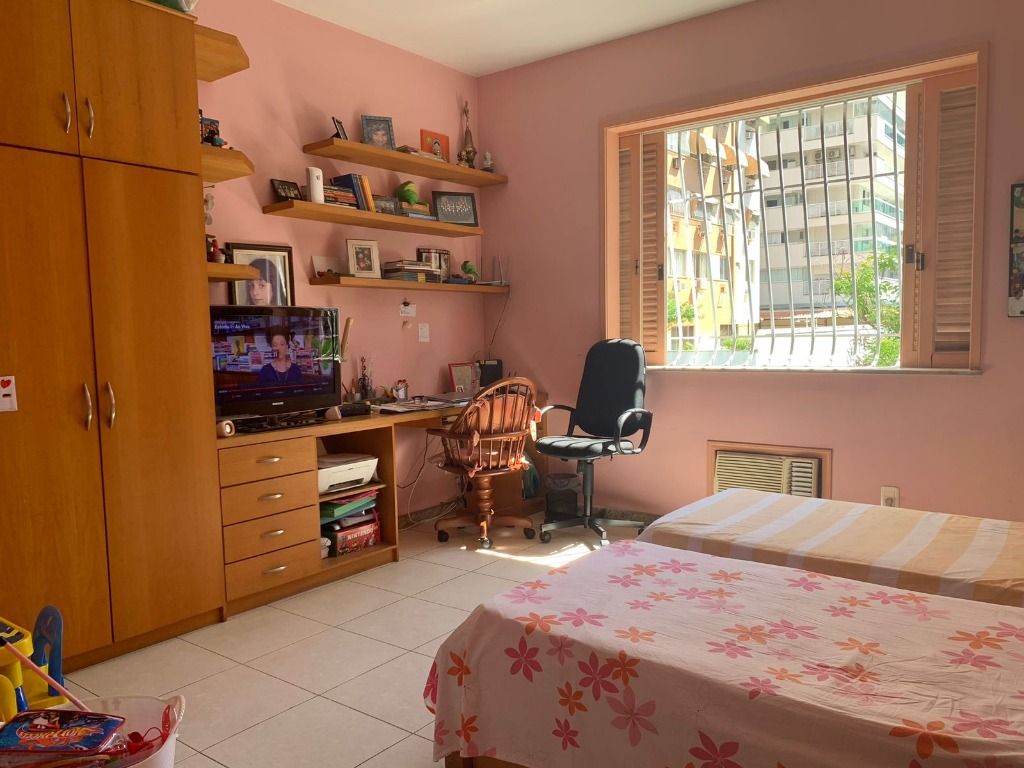 Imagem Apartamento com 3 Quartos à Venda, 150 m²em Icaraí - Niterói Imagem Apartamento com 3 Quartos à Venda, 150 m²em Icaraí - Niterói