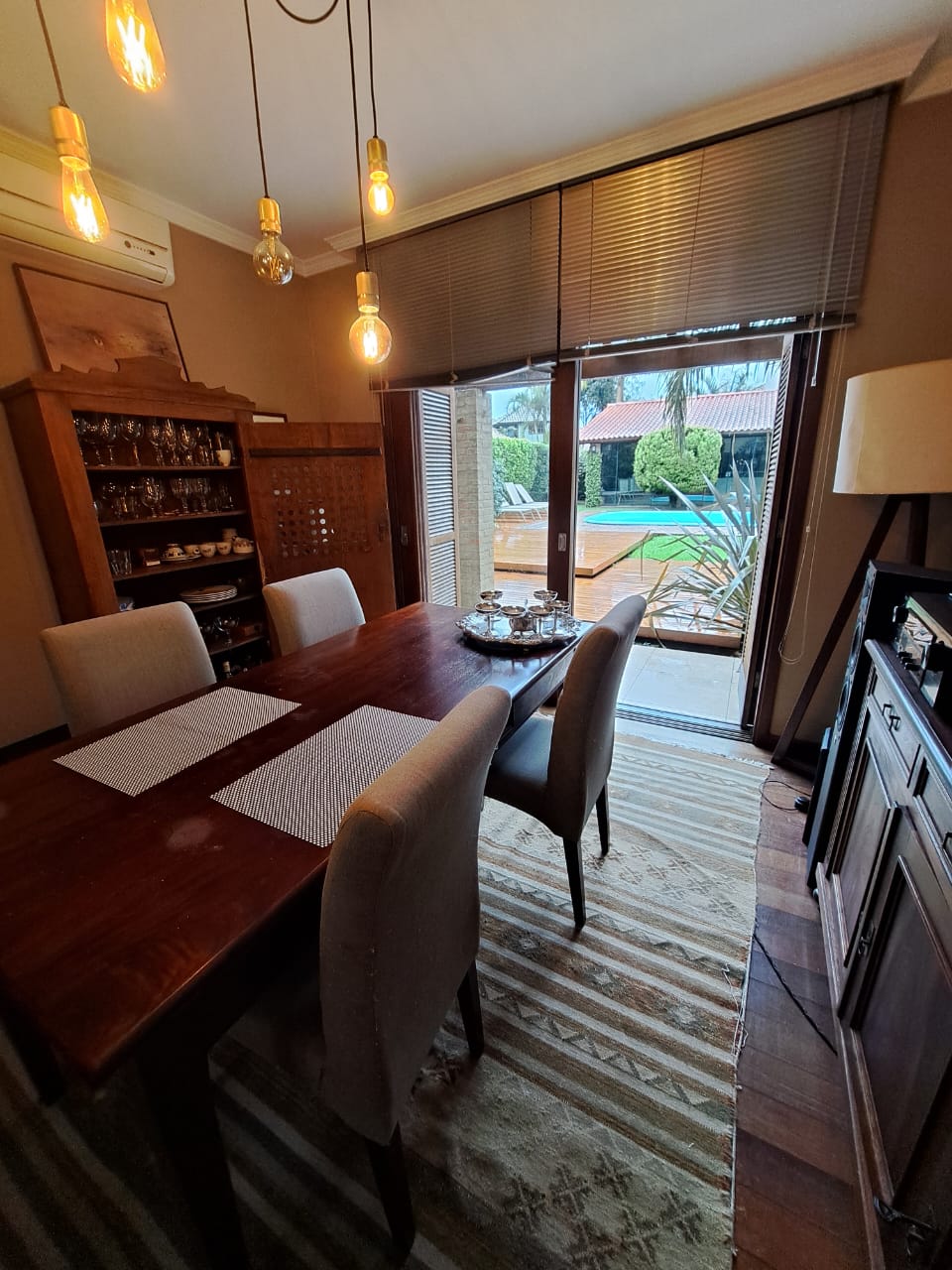 Imagem Casa com 3 Quartos à Venda, 300 m²em Laranjal - Pelotas Imagem Casa com 3 Quartos à Venda, 300 m²em Laranjal - Pelotas