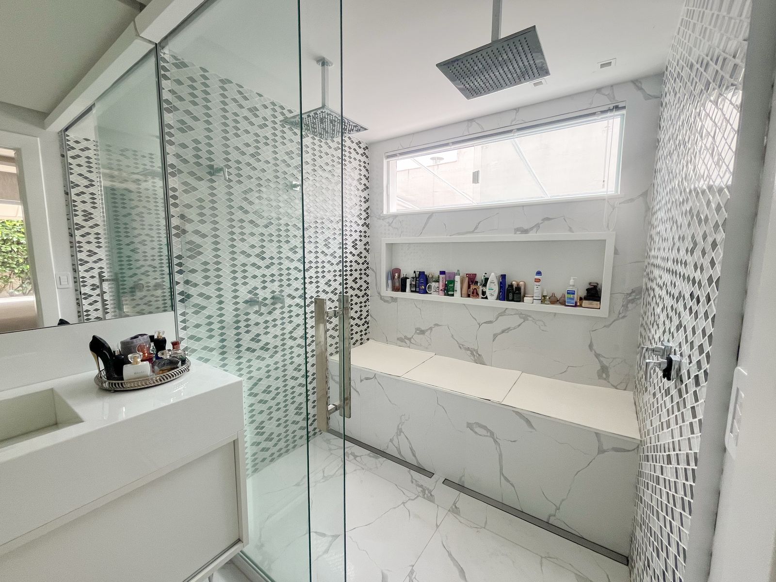 Imagem Casa de Condomínio com 4 Quartos à Venda, 415 m² em Vale do Landirana (Abrantes) - Camaçari Imagem Casa de Condomínio com 4 Quartos à Venda, 415 m² em Vale do Landirana (Abrantes) - Camaçari
