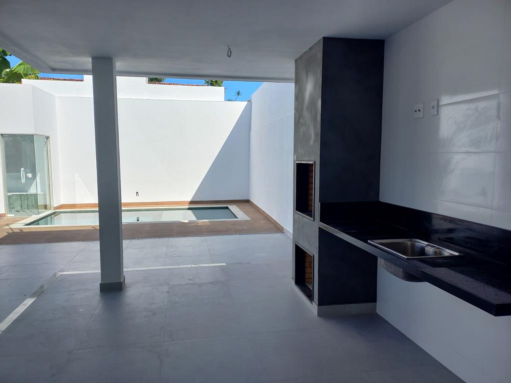 Imagem Casa com 4 Quartos à Venda, 214 m²em Itaipu - Niterói