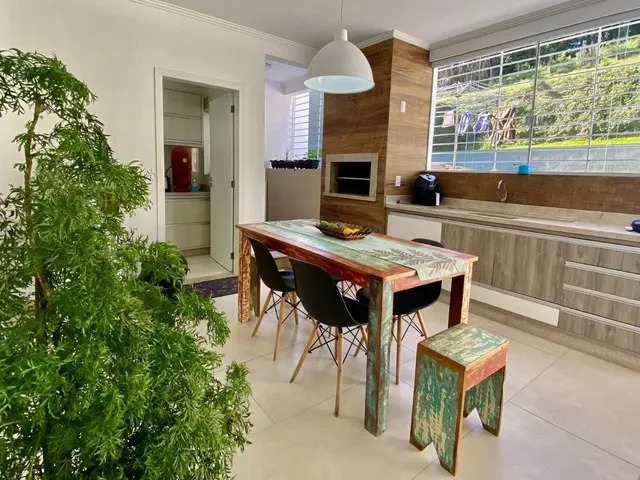 Imagem Casa com 3 Quartos à Venda, 158 m²em Comerciário - Criciúma