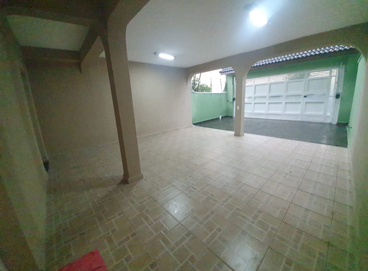Imagem Casa com 3 Quartos à Venda, 213 m²em Vila Lavínia - Mogi das Cruzes Imagem Casa com 3 Quartos à Venda, 213 m²em Vila Lavínia - Mogi das Cruzes
