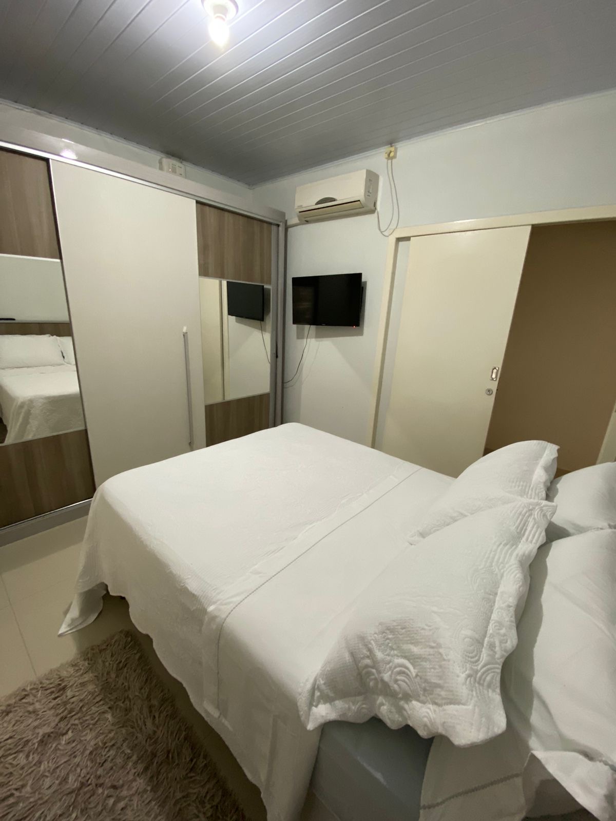 Imagem Casa com 3 Quartos à Venda, 236 m²em Demboski - Criciúma