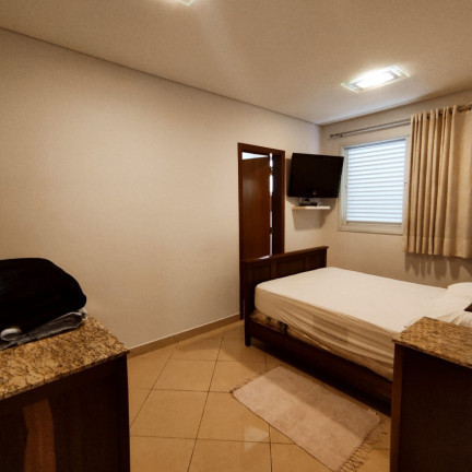 Imagem Casa de Condomínio com 4 Quartos à Venda, 370 m²em Medeiros - Jundiaí
