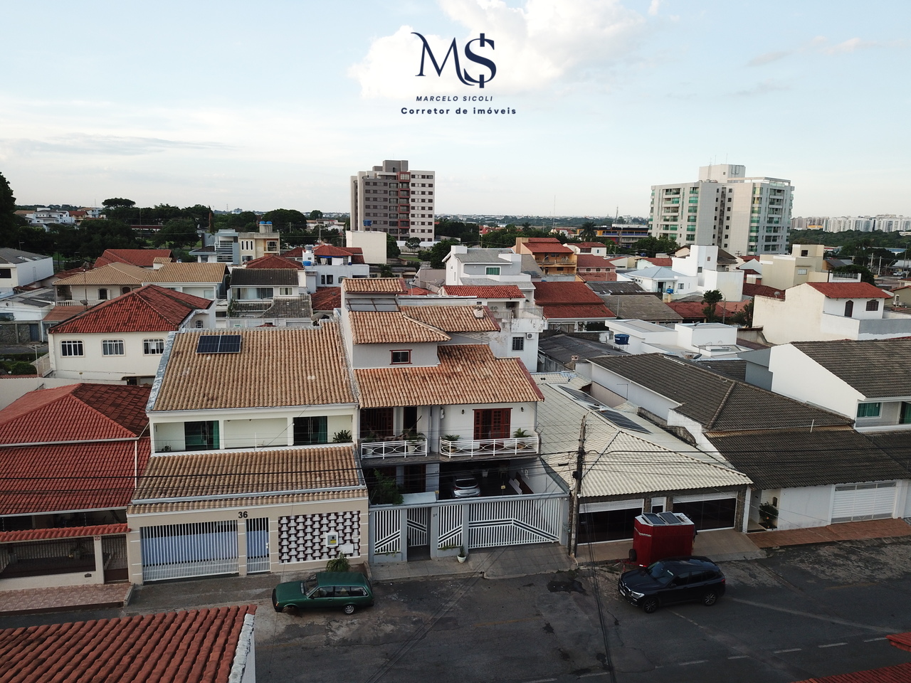 Imagem Casa com 5 Quartos à Venda, 400 m²em Guará II - Brasília Imagem Casa com 5 Quartos à Venda, 400 m²em Guará II - Brasília