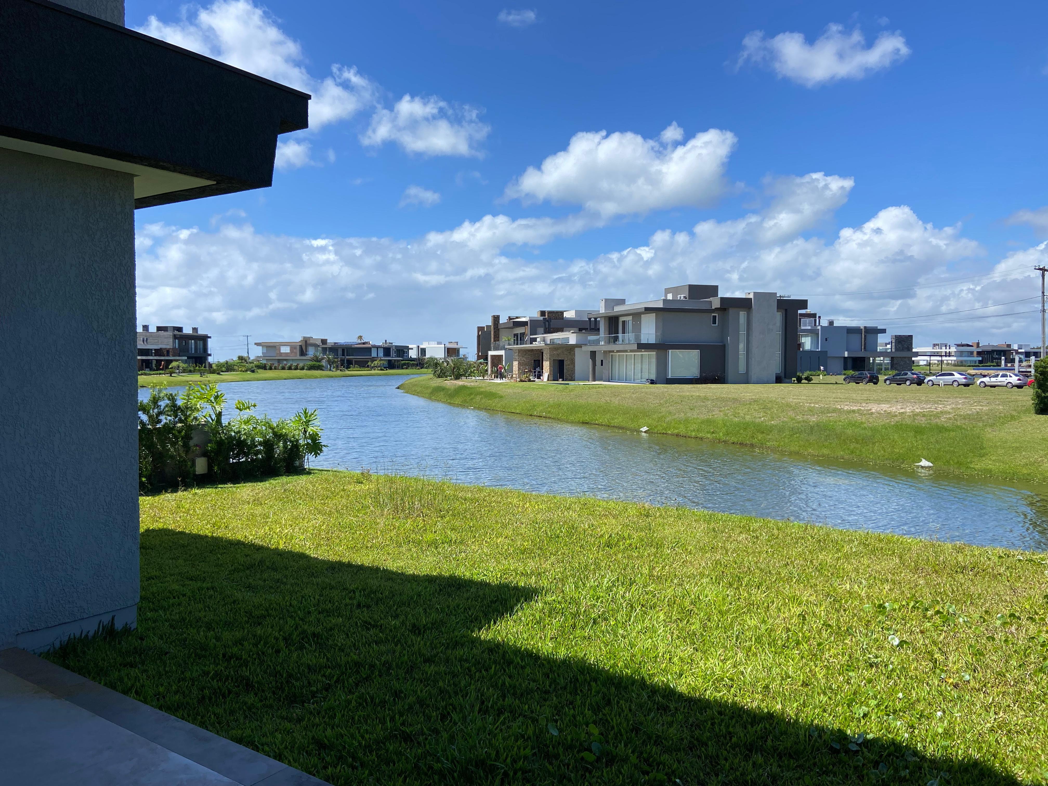 Imagem Casa de Condomínio com 4 Quartos à Venda, 220 m² em Capão Novo Costa Serena - Capão da Canoa