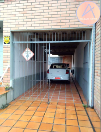 Imagem Casa com 3 Quartos à Venda, 193 m² em Água Verde - Curitiba