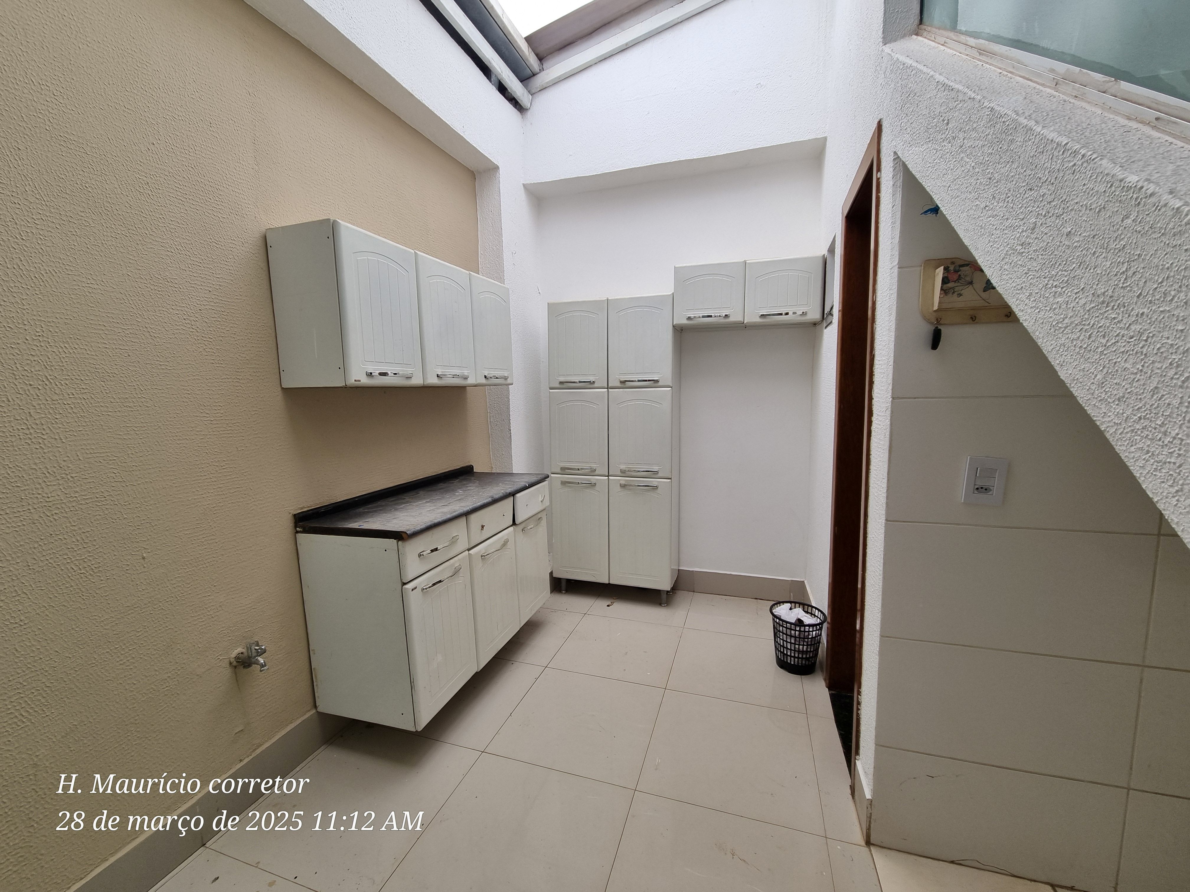 Imagem Sobrado com 3 Quartos à Venda, 165 m² em Setor Jaó - Goiânia Imagem Sobrado com 3 Quartos à Venda, 165 m² em Setor Jaó - Goiânia