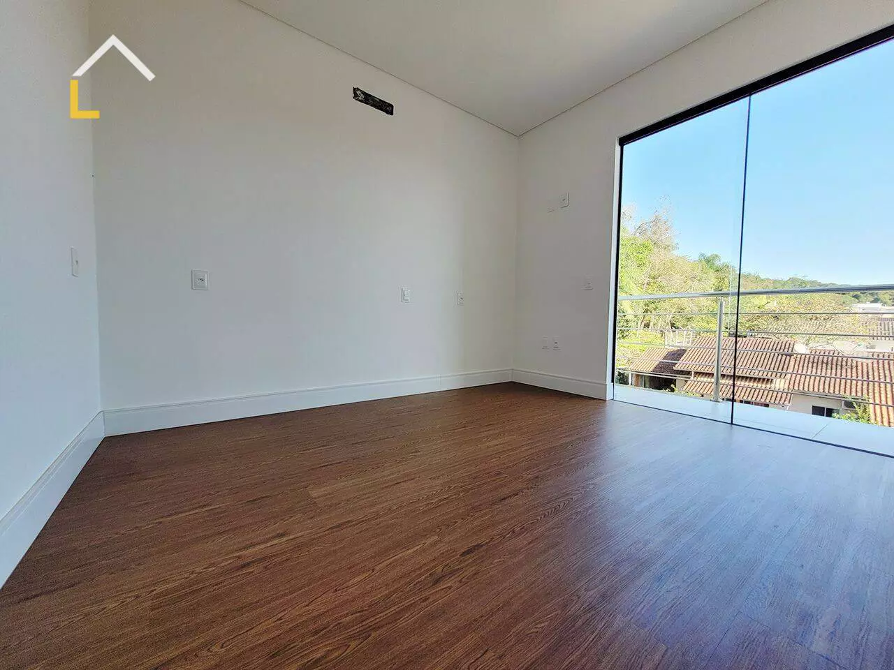Imagem Sobrado com 3 Quartos à Venda, 160 m²em Saguaçu - Joinville Imagem Sobrado com 3 Quartos à Venda, 160 m²em Saguaçu - Joinville