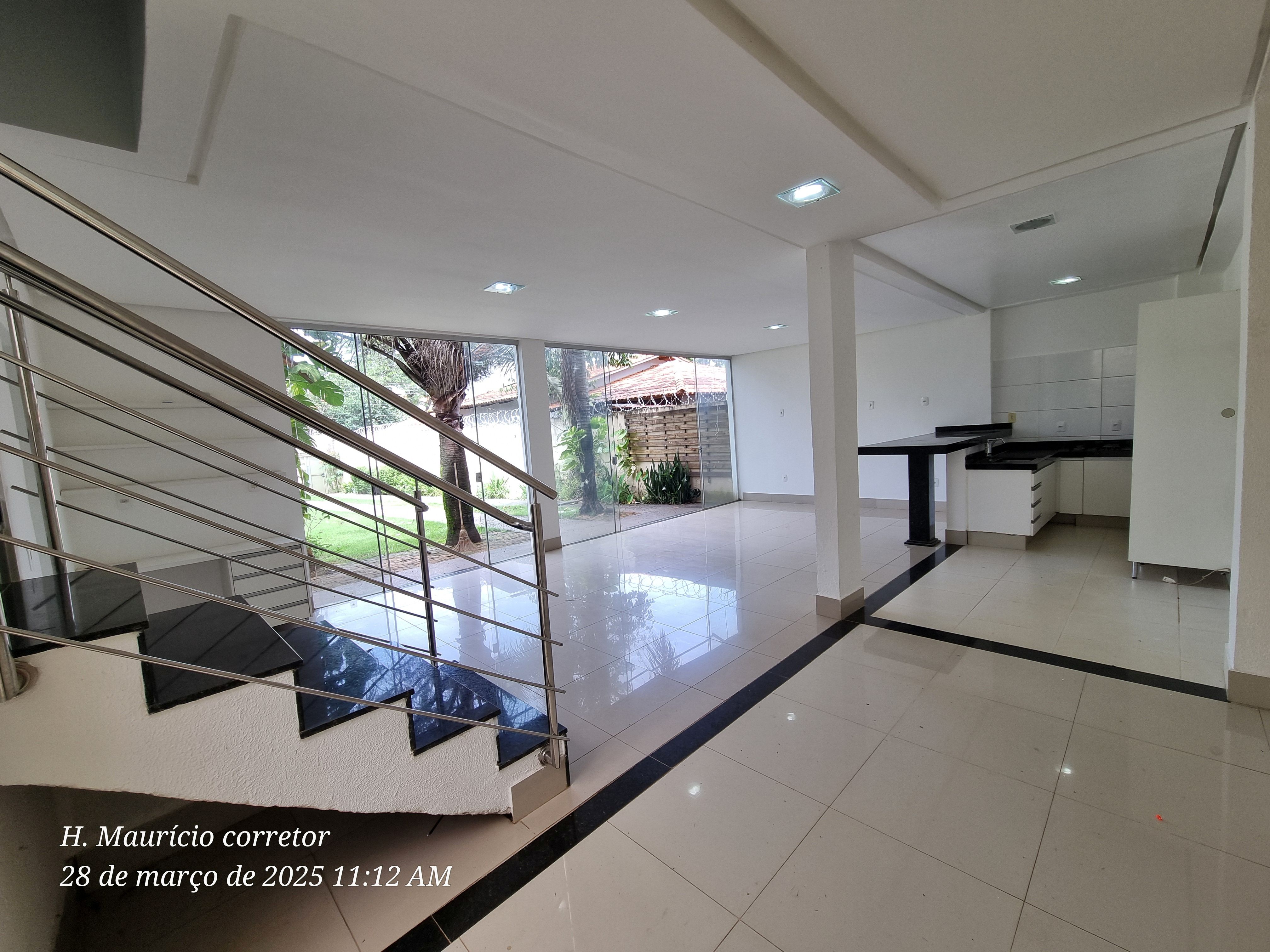 Imagem Sobrado com 3 Quartos à Venda, 165 m² em Setor Jaó - Goiânia Imagem Sobrado com 3 Quartos à Venda, 165 m² em Setor Jaó - Goiânia