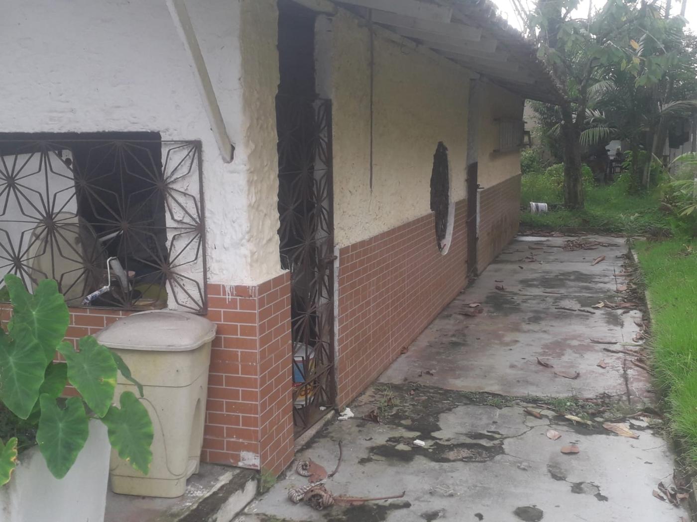 Imagem Casa com 5 Quartos à Venda, 11 m²em Ponta Grossa (Icoaraci) - Belém Imagem Casa com 5 Quartos à Venda, 11 m²em Ponta Grossa (Icoaraci) - Belém