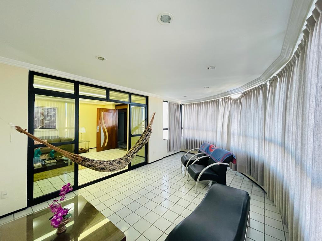 Imagem Apartamento com 4 Quartos à Venda, 221 m²em Candelária - Natal