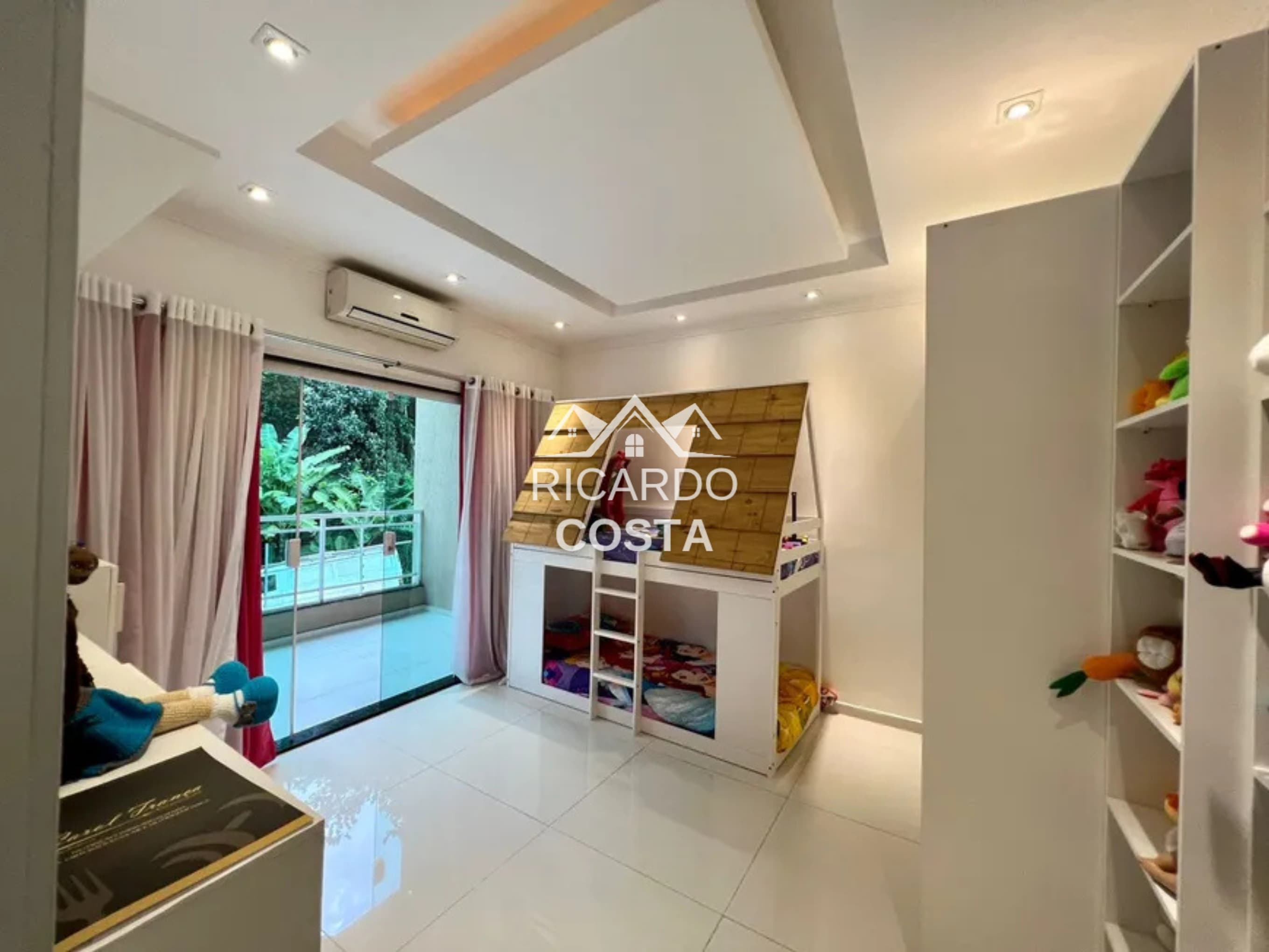 Imagem Casa de Condomínio com 3 Quartos à Venda ou Locação, 310 m² em Jacarepaguá - Rio de Janeiro Imagem Casa de Condomínio com 3 Quartos à Venda ou Locação, 310 m² em Jacarepaguá - Rio de Janeiro