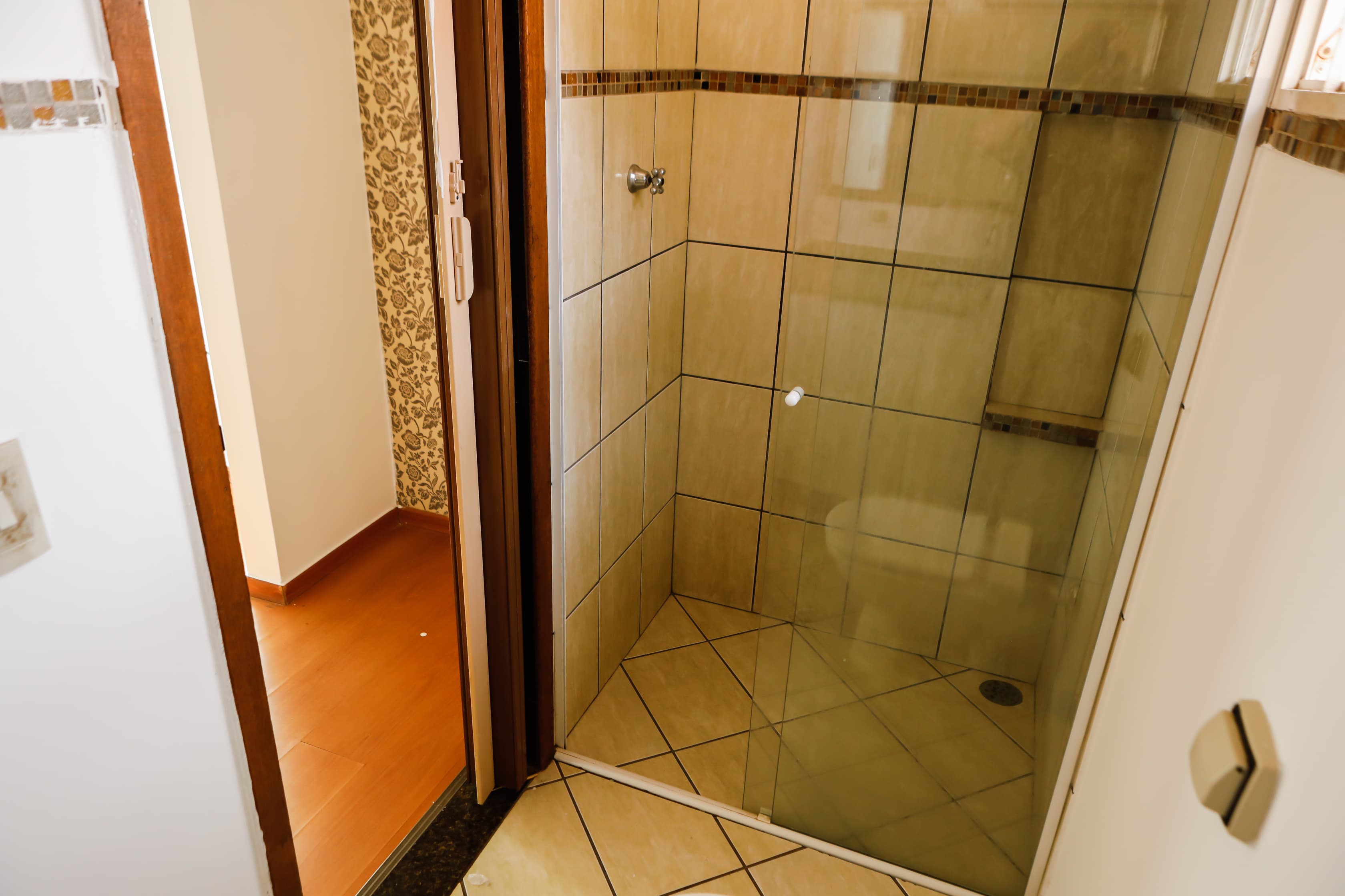 Imagem Sobrado com 3 Quartos à Venda ou Temporada, 160 m²em Jardim Guararapes - Londrina