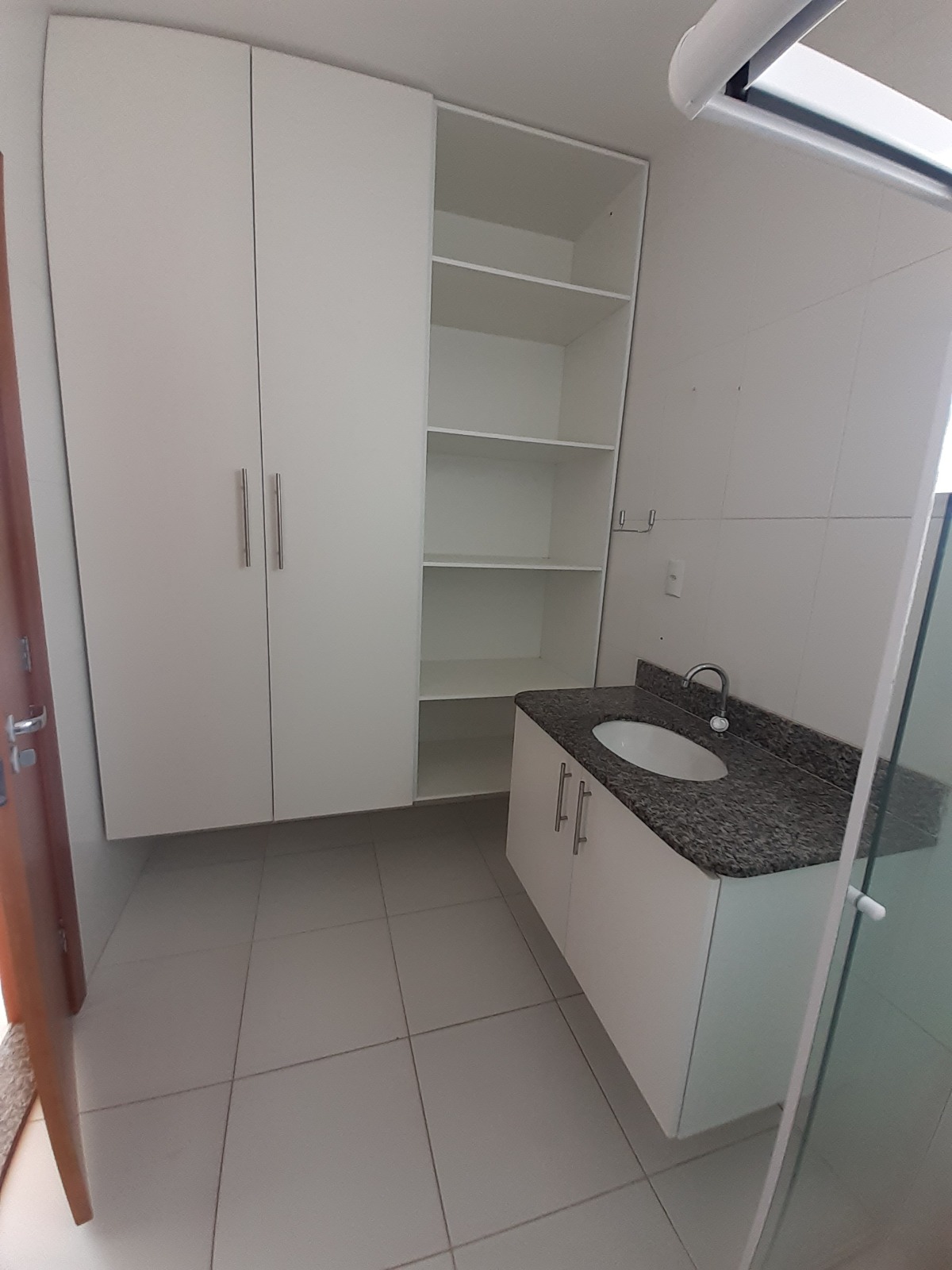 Imagem Casa com 4 Quartos para Alugar, em Buraquinho - Lauro de Freitas