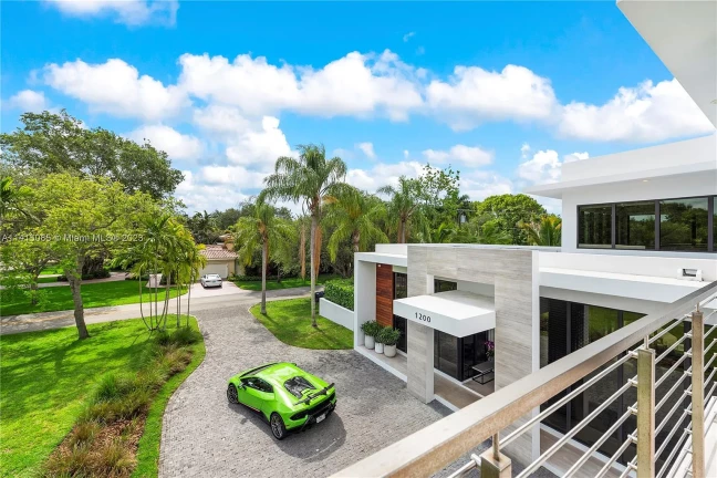 Imagem Casa com 5 Quartos à Venda, 387 m²em Alphaville Residencial Um - Barueri Imagem Casa com 5 Quartos à Venda, 387 m²em Alphaville Residencial Um - Barueri