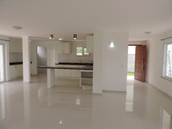 Imagem Casa com 3 Quartos para Alugar, 300 m² em Parque das Palmeiras - Angra dos Reis Imagem Casa com 3 Quartos para Alugar, 300 m² em Parque das Palmeiras - Angra dos Reis