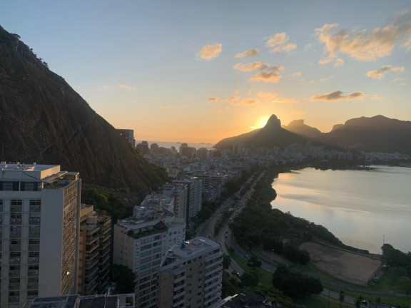 Imagem Apartamento com 2 Quartos à Venda, 92 m² em Copacabana - Rio de Janeiro