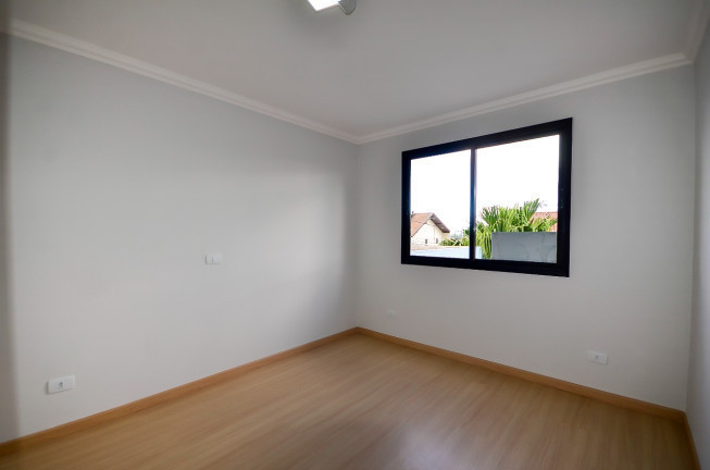 Imagem Sobrado com 3 Quartos à Venda, em Cajuru - Curitiba Imagem Sobrado com 3 Quartos à Venda, em Cajuru - Curitiba