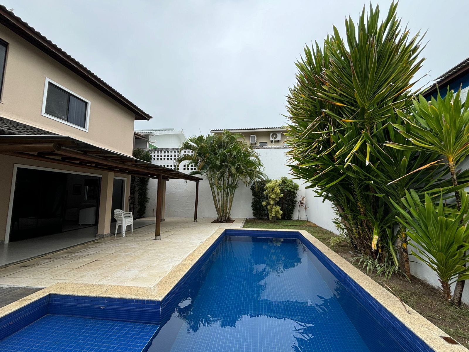 Imagem Casa com 3 Quartos para Alugar, 170 m²em Buraquinho - Lauro de Freitas Imagem Casa com 3 Quartos para Alugar, 170 m²em Buraquinho - Lauro de Freitas