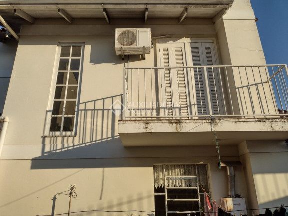 Imagem Casa com 3 Quartos à Venda, 185 m² em Santa Maria Goretti - Porto Alegre Imagem Casa com 3 Quartos à Venda, 185 m² em Santa Maria Goretti - Porto Alegre