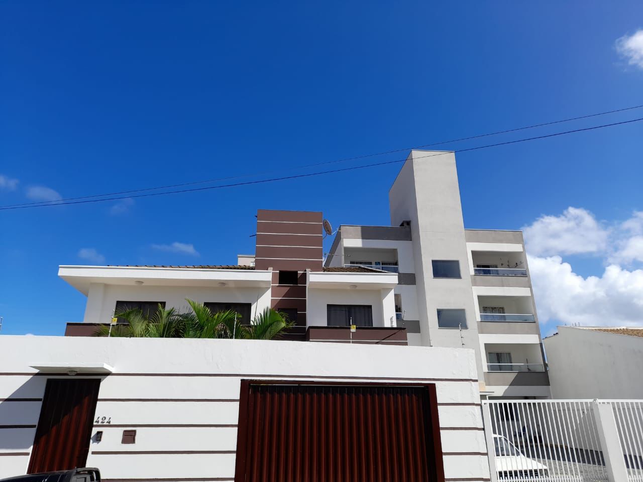 Sobrado com 3 Quartos à Venda, 360 m²em Santa Regina - Camboriú